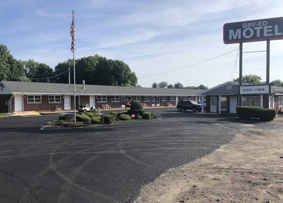 Dav-Ed Motel 1