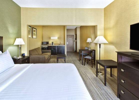Country Inn & Suites by Radisson, Benton Harbor-St. Joseph, MI 1