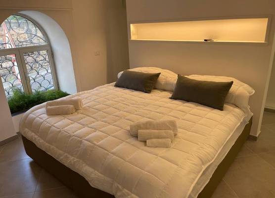 Hola Cathedral House 1