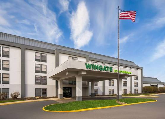 Wingate by Wyndham Cranberry 1
