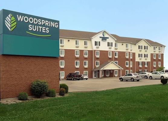 WoodSpring Suites Louisville Clarksville 1