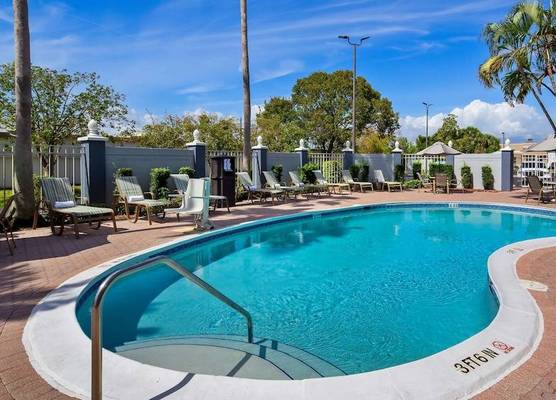 Best Western Fort Myers Inn and Suites 1