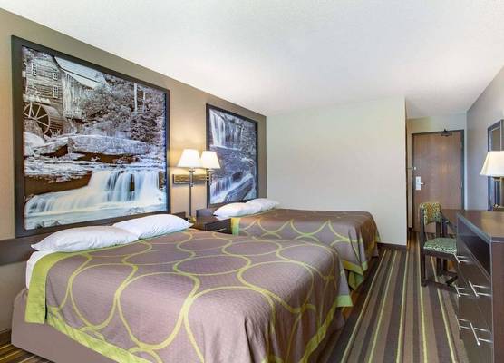 Super 8 by Wyndham Weston WV 1