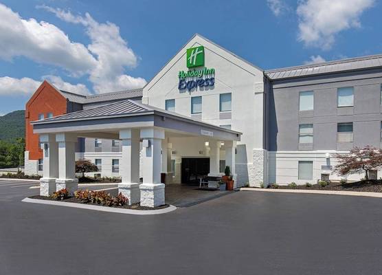 Holiday Inn Express & Suites KIMBALL by IHG 1