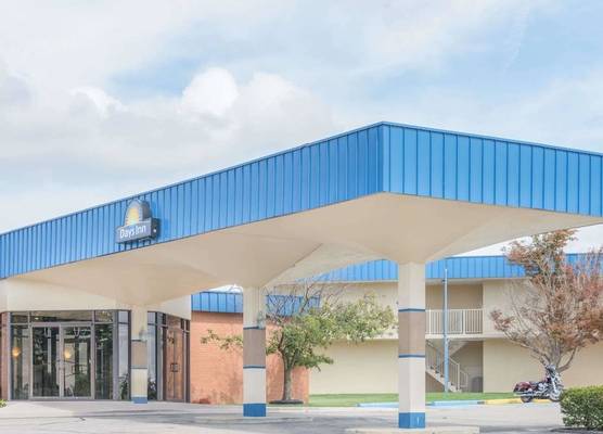 Days Inn by Wyndham St Clairsville 1