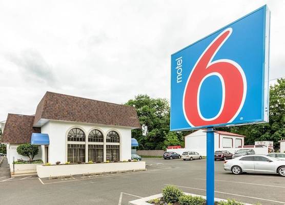 Motel 6 Warminster, PA 1