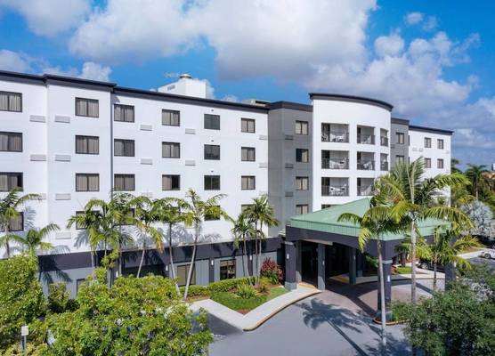 Courtyard by Marriott Miami at Dolphin Mall 1