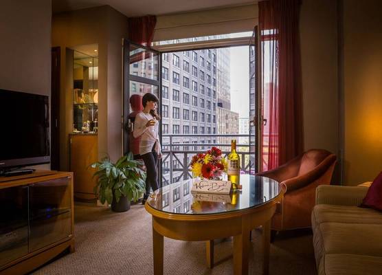 Hotel Giraffe by Library Hotel Collection 1