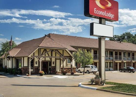 Econo Lodge Lawrence near University 1