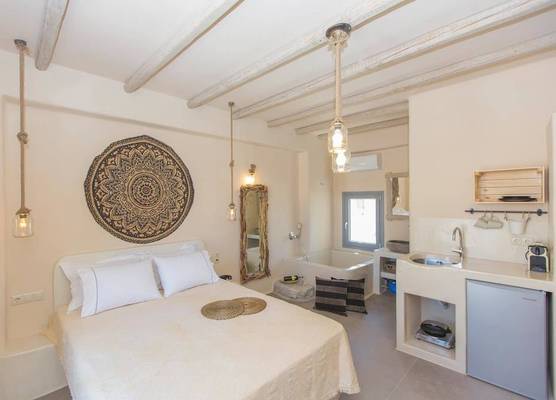 Ampelos Suites 1
