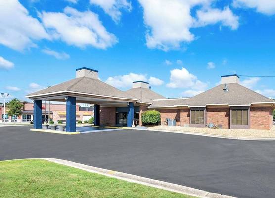 Quality Inn & Suites Fayetteville I-95 1