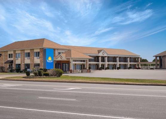 Days Inn by Wyndham St. Charles IL 1