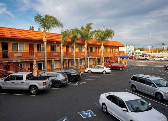 Om Park Inn and Suites El Cajon near San Diego 1