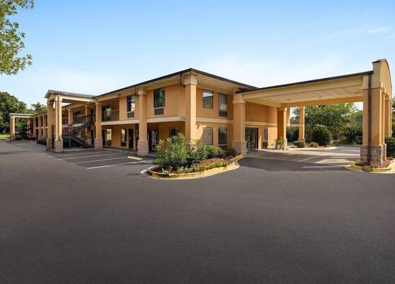 Days Inn by Wyndham Blythewood North Columbia 1