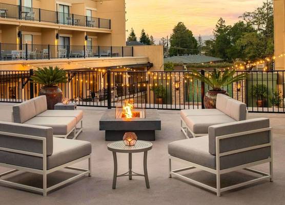 Toll House Hotel Los Gatos, Tapestry Collection By Hilton 1