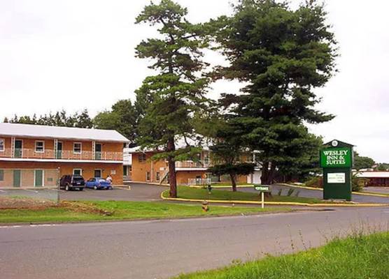Wesley Inn & Suites 1