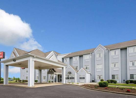 Econo Lodge Inn & Suites Evansville East 1