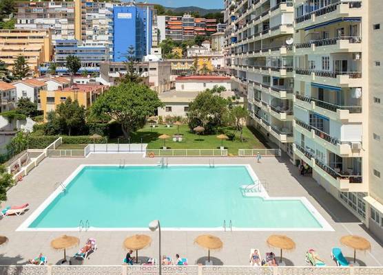 En Carihuela con vistas y plaza de garaje, Nucleo Cristal 1