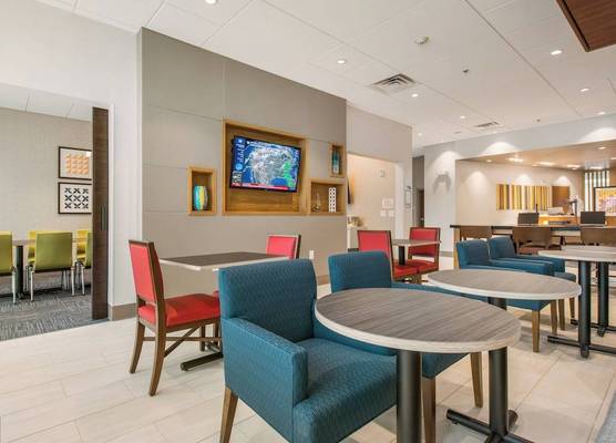 Holiday Inn Express & Suites CARROLLTON WEST by IHG 1