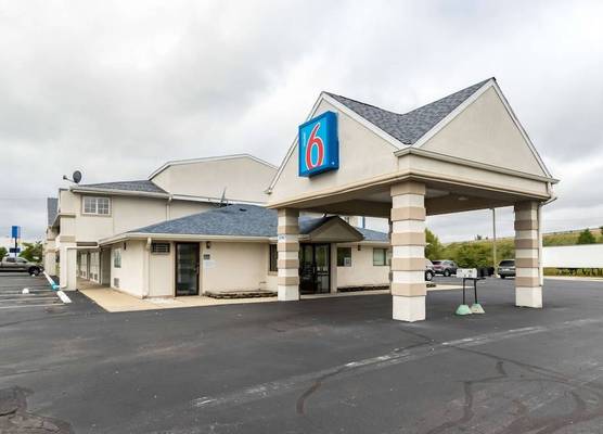 Motel 6 Crawfordsville, IN 1