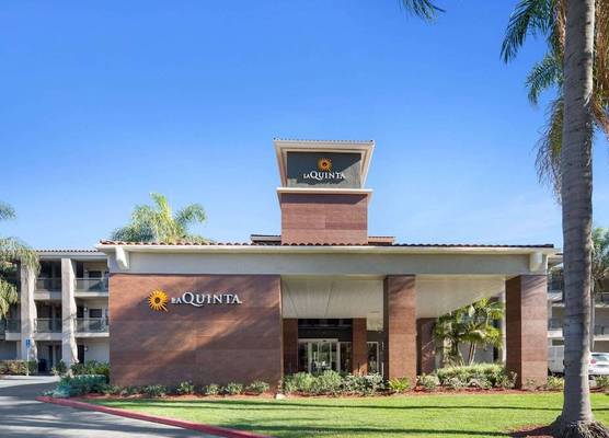 La Quinta by Wyndham Orange County Airport 1