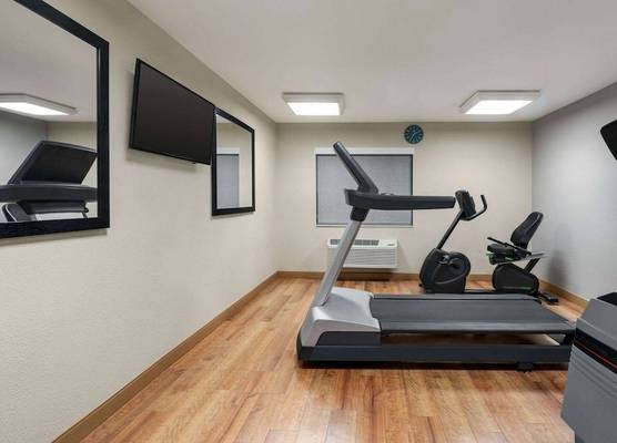 La Quinta by Wyndham Chicago Tinley Park 1