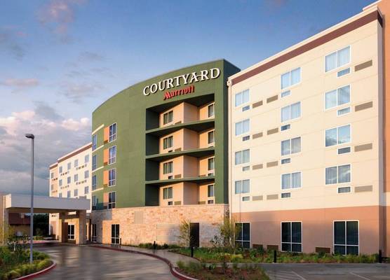 Courtyard by Marriott Dallas Plano/The Colony 1