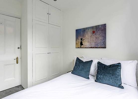 Clapham Charm: 2-bedroom Beauty 1