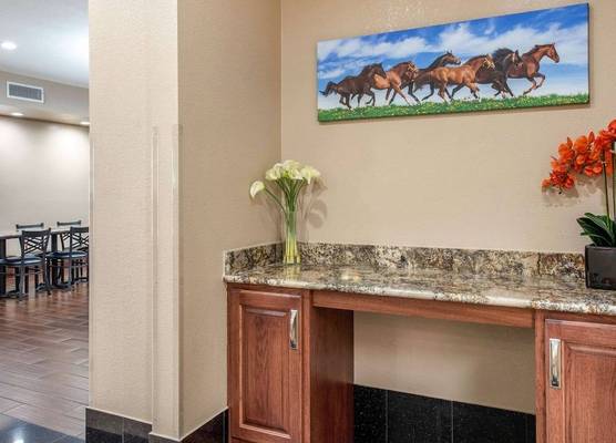 Econo Lodge Shelbyville North 1