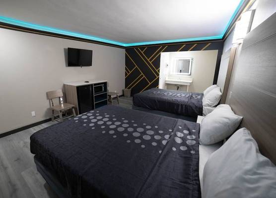 Artesia Motor Inn 1