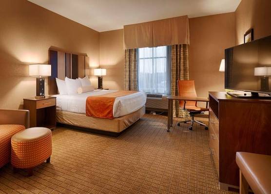 Best Western Plus Flatonia Inn 1