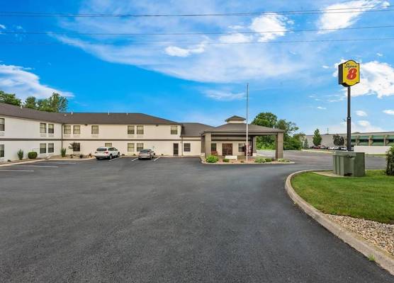 Super 8 by Wyndham Bellefontaine 1
