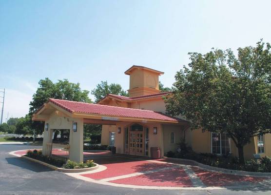 La Quinta Inn by Wyndham Kansas City Lenexa 1