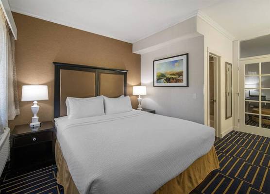 Best Western Plus Palm Court Hotel 1