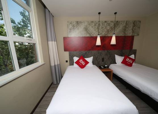 ibis Chengdu American Center Hotel 1