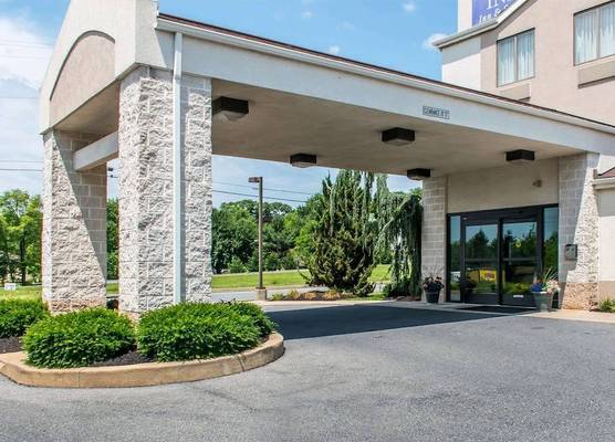 Sleep Inn & Suites of Lancaster County 1