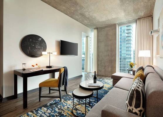 Twelve Downtown, Autograph Collection 1