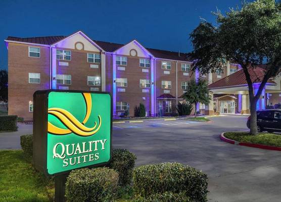 Quality Suites Addison-Dallas 1