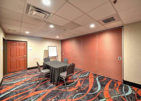 Holiday Inn Express & Suites MANTECA CITY CENTER by IHG 1