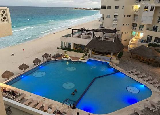 Cancun Plaza - Best Beach 1