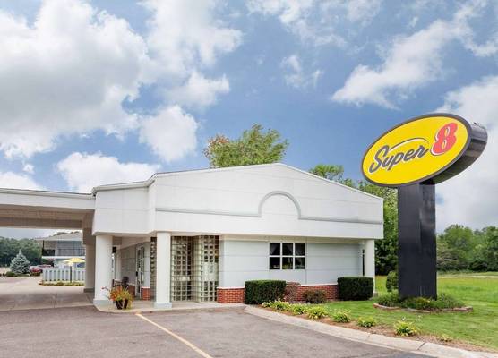 Super 8 by Wyndham Stevensville St Joseph 1