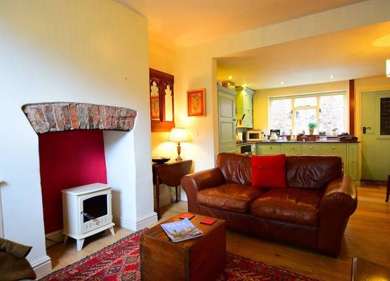 7 Monk Bar Court 1