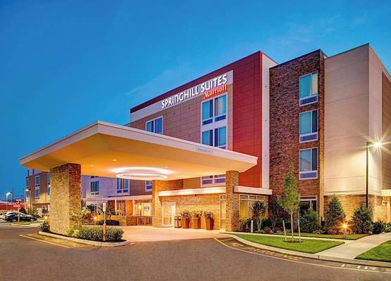 SpringHill Suites by Marriott Carle Place Garden City 1