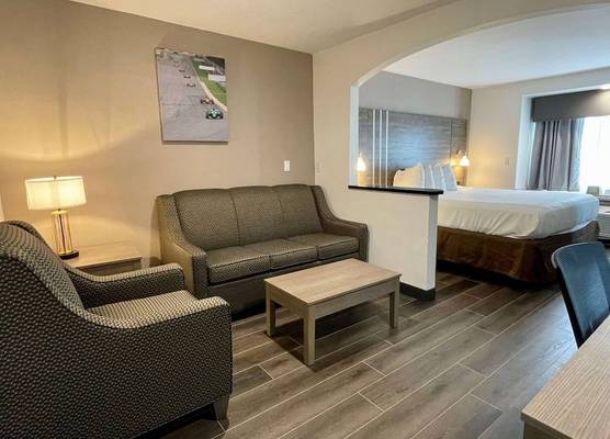Best Western Roanoke Inn & Suites 1