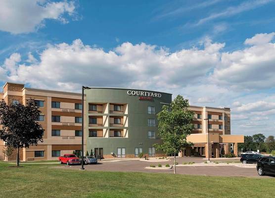 Courtyard by Marriott Battle Creek 1
