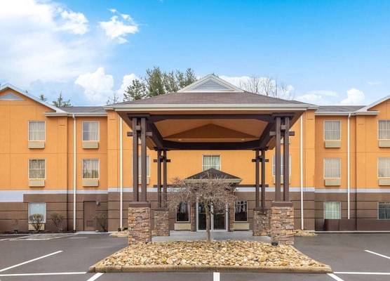 Super 8 by Wyndham Mars/Cranberry/Pittsburgh Area 1