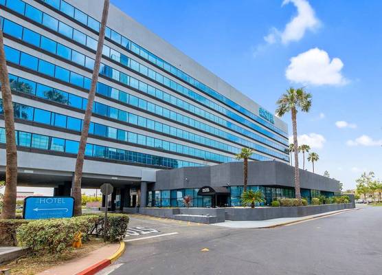 Hotel Huntington Beach 1