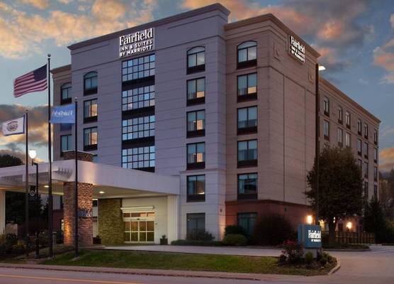 Fairfield Inn & Suites by Marriott Charleston 1