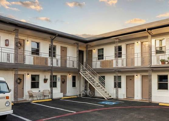 Exclusivo Inn by OYO Grand Prairie, TX 1