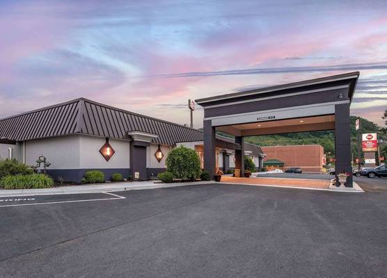 Best Western Plus Bridgeport Inn 1